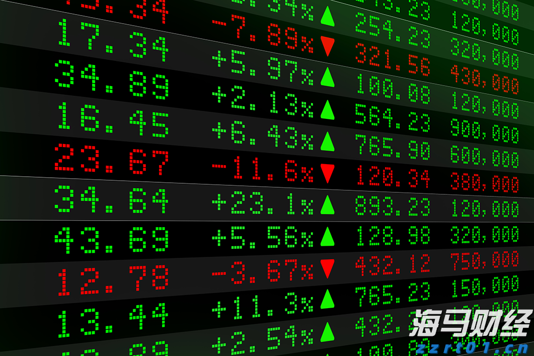 柳梧铁路金田跨平武高速特大桥首片T梁顺利架设